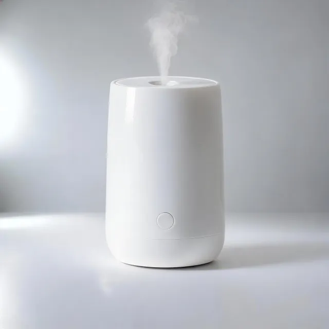 统一棚拍背景的白色加湿器